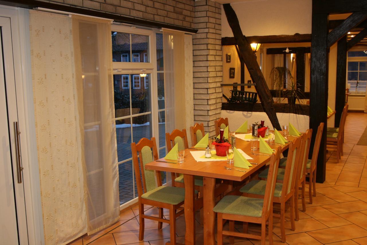 Sassenburg Zum Landhaus Dannenbuettel מראה חיצוני תמונה