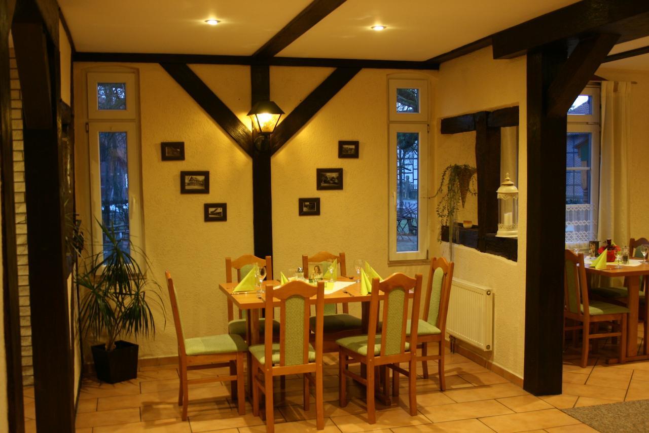 Sassenburg Zum Landhaus Dannenbuettel מראה חיצוני תמונה