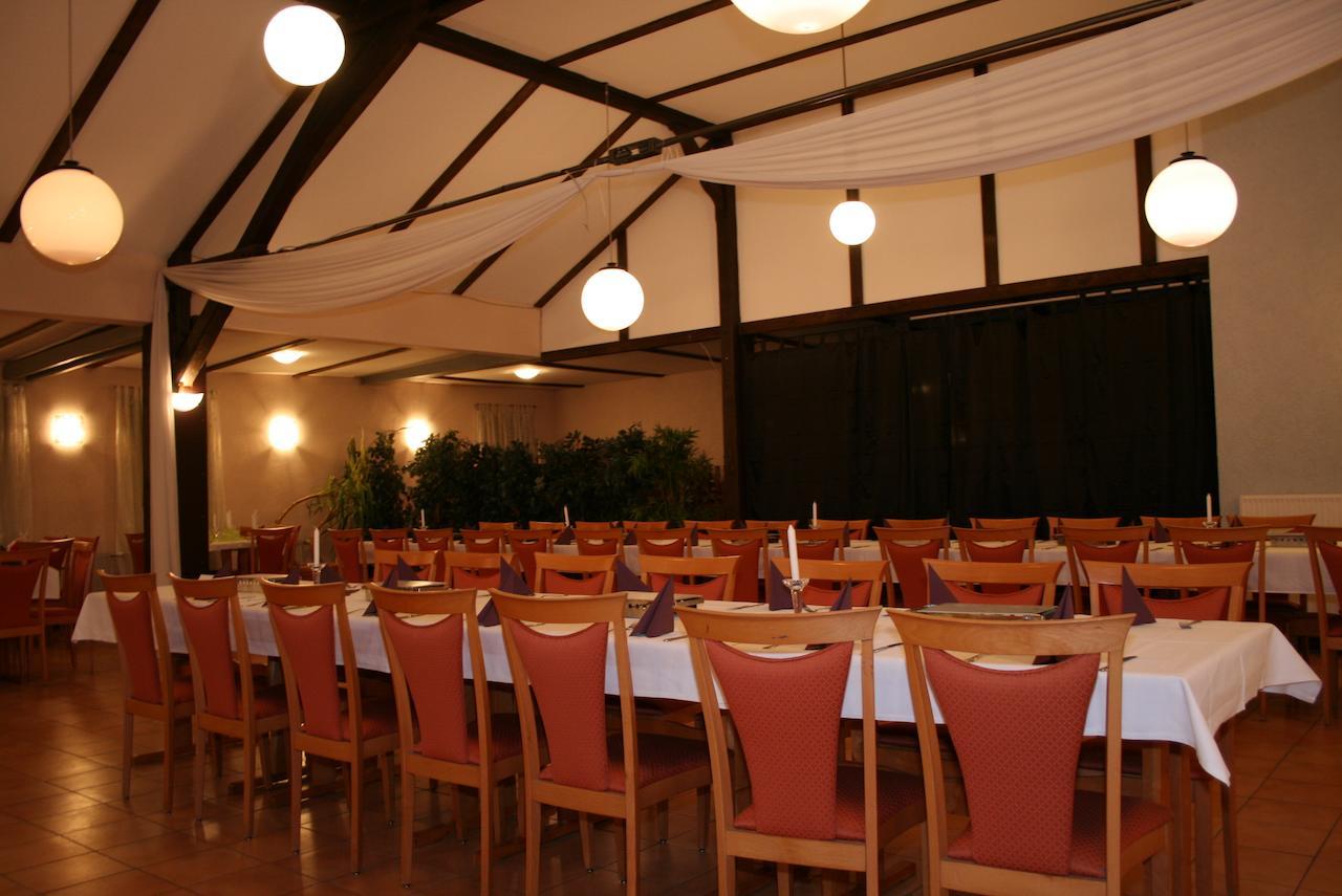 Sassenburg Zum Landhaus Dannenbuettel מראה חיצוני תמונה